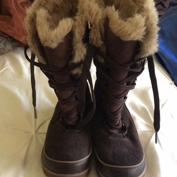 Sorel Winter Boots - Picture 2 of 5